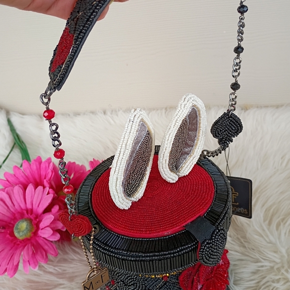 Mary Frances Red Black Hat Trick Beaded Magician's Rabbit In A Hat Novelty Bag - Picture 10 of 16